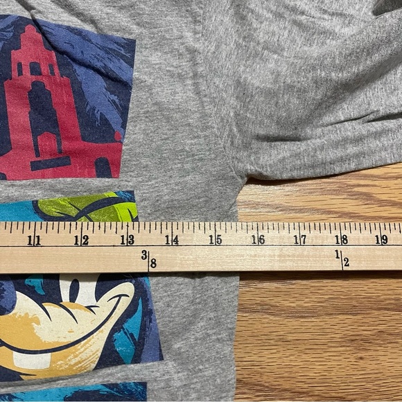 Disneyland 2020 Shirt Small - Picture 6 of 8